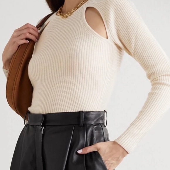 Reformation Sweaters - Cashmere sweater